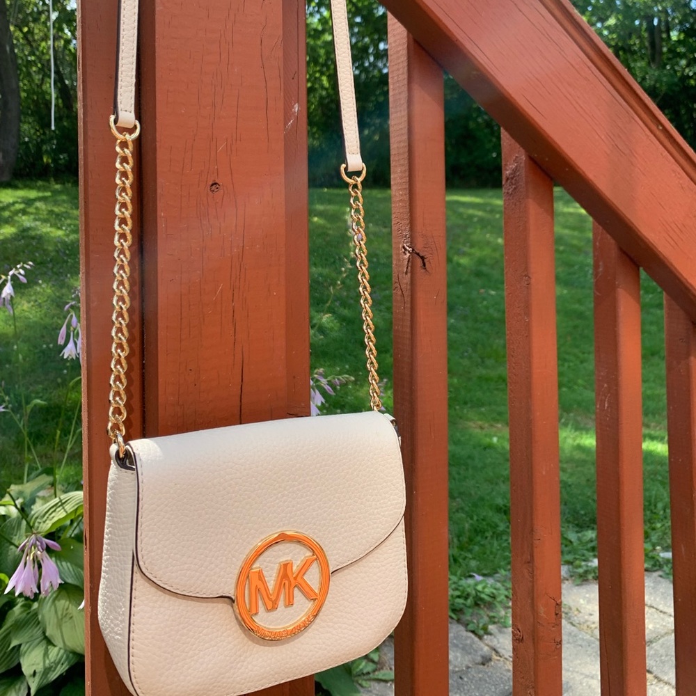 White Michael Kors Crossbody